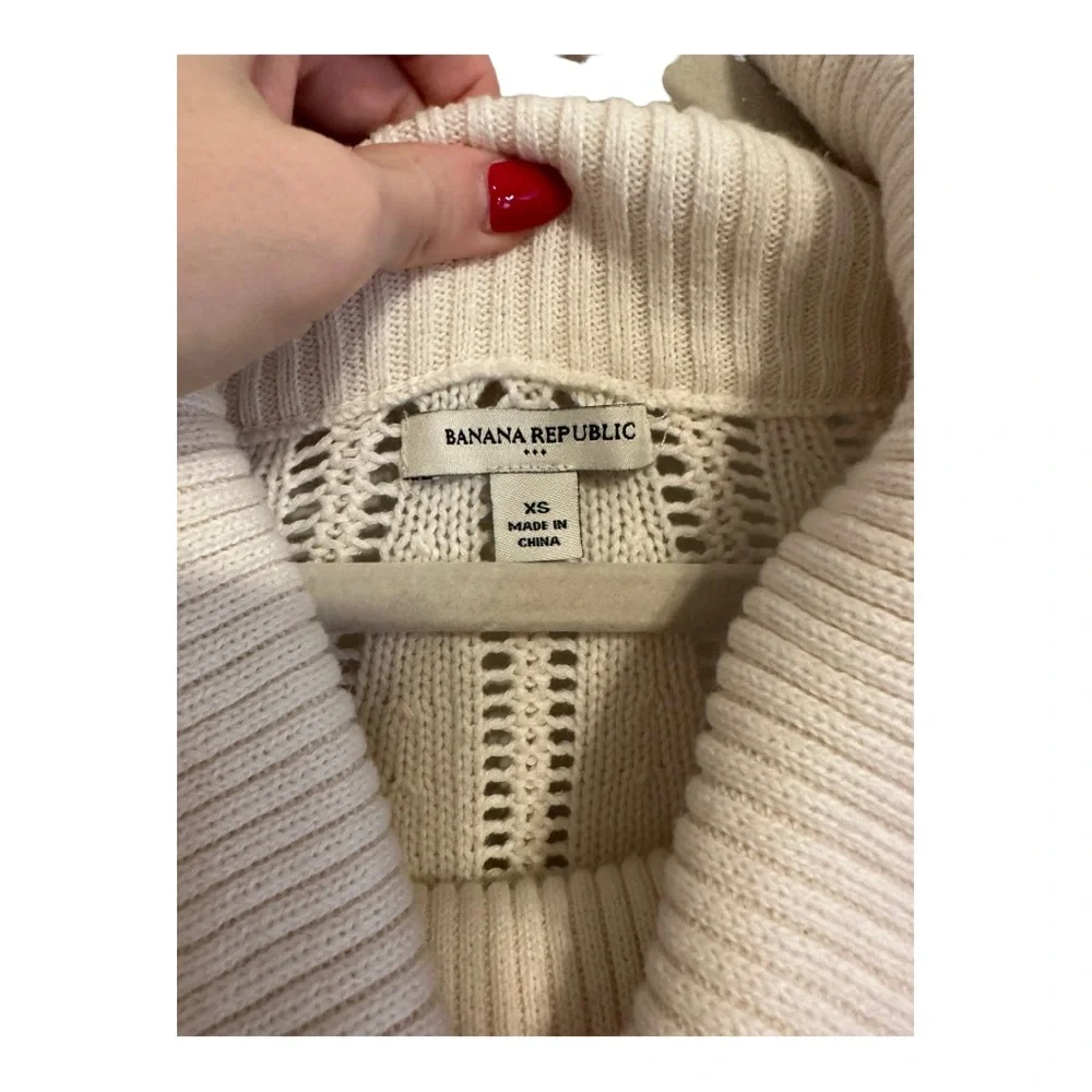 Banana Republic Beige Mock Neck Short Sleeve Sweater Size XSmall - Picture 2 of 4